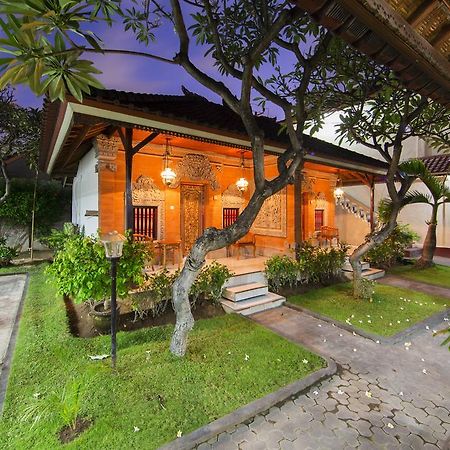 Surya Tropical Kuta Hotel Кута Екстериор снимка