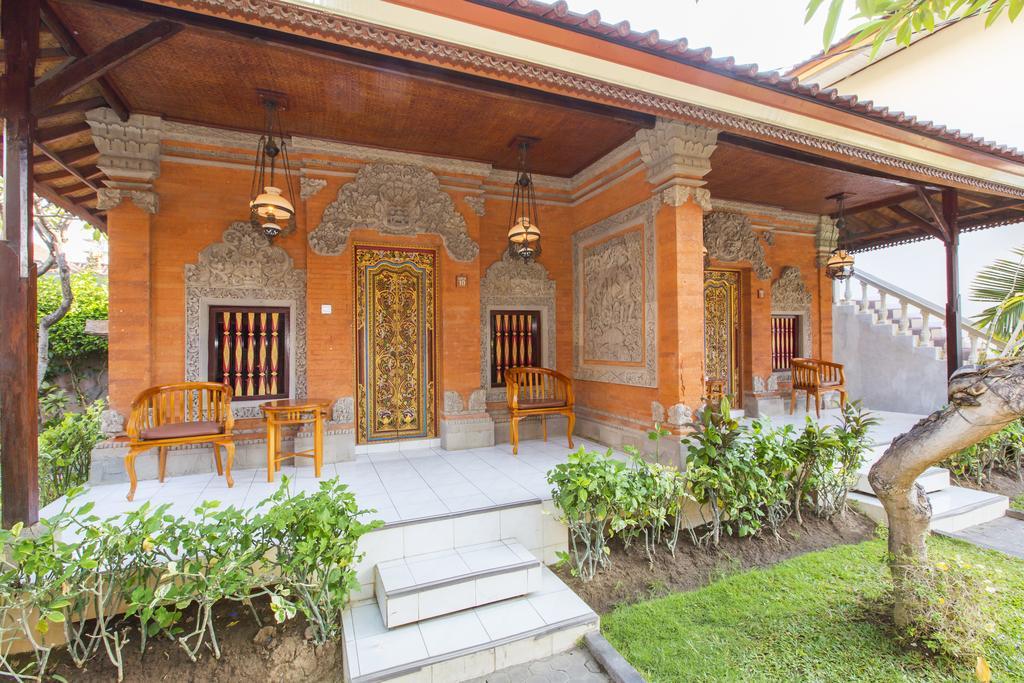 Surya Tropical Kuta Hotel Кута Екстериор снимка