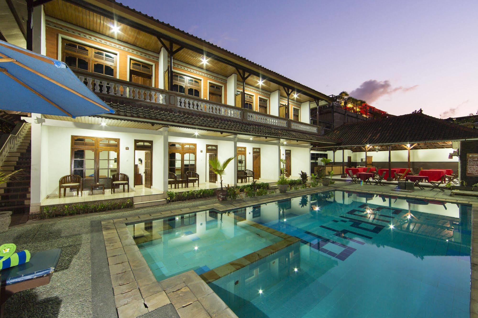 Surya Tropical Kuta Hotel Кута Екстериор снимка