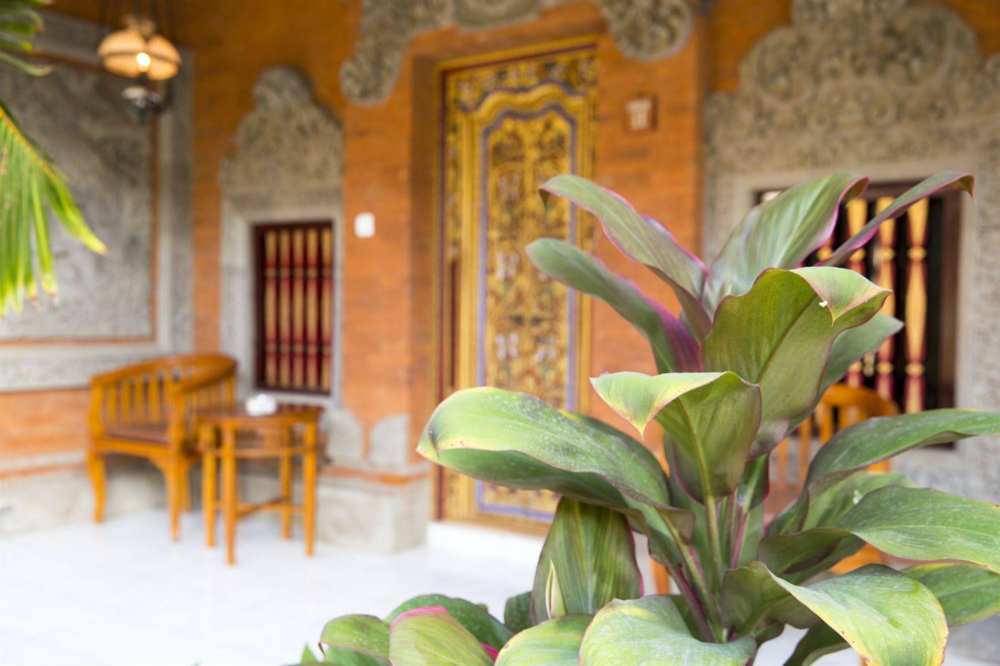 Surya Tropical Kuta Hotel Кута Екстериор снимка