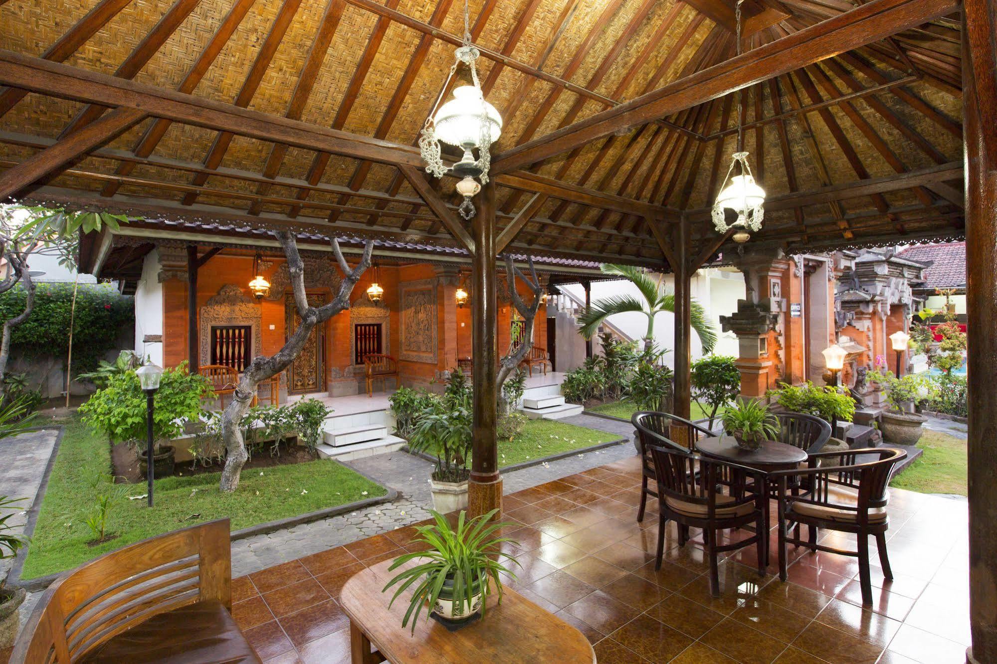 Surya Tropical Kuta Hotel Кута Екстериор снимка