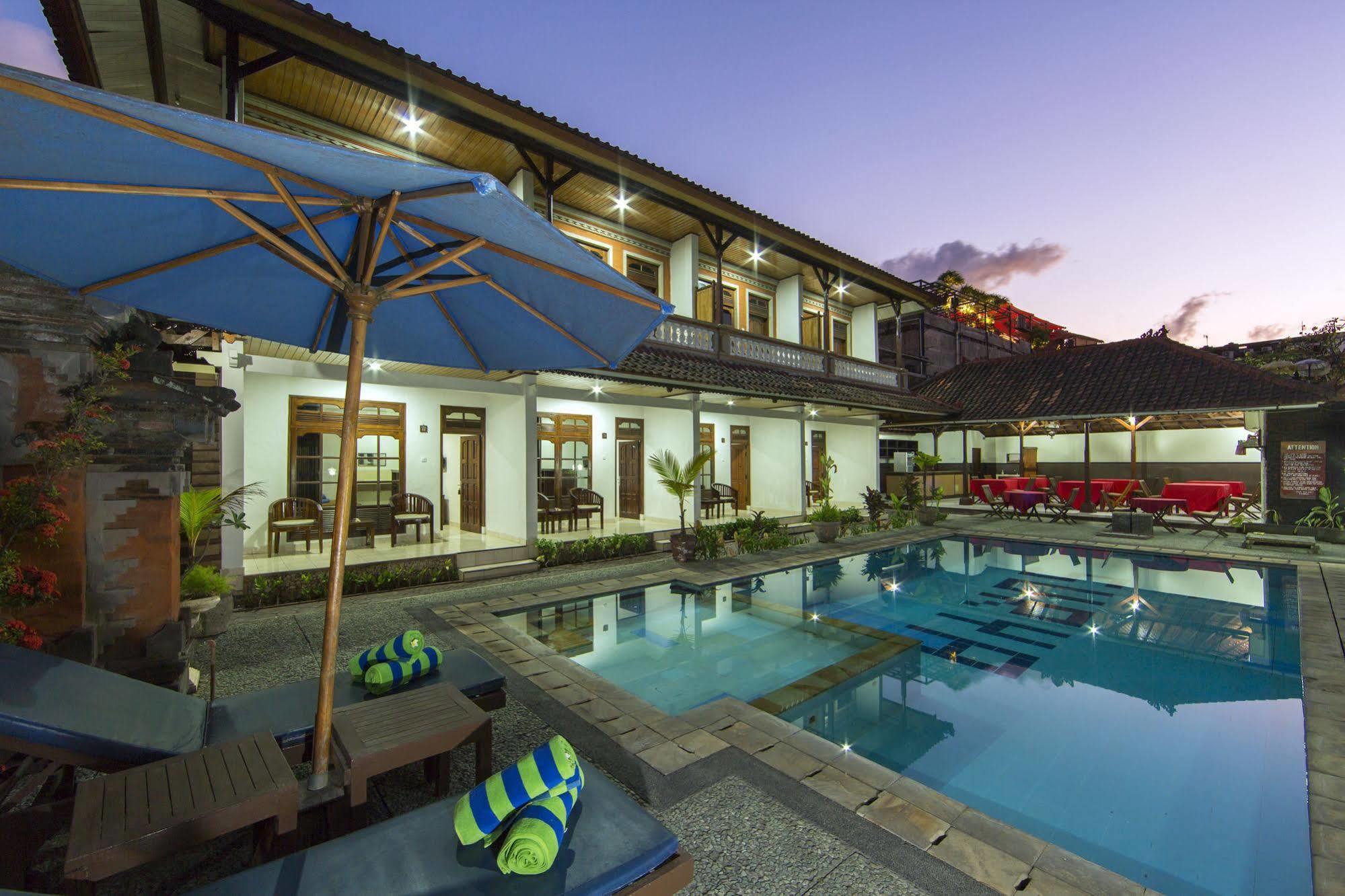Surya Tropical Kuta Hotel Кута Екстериор снимка