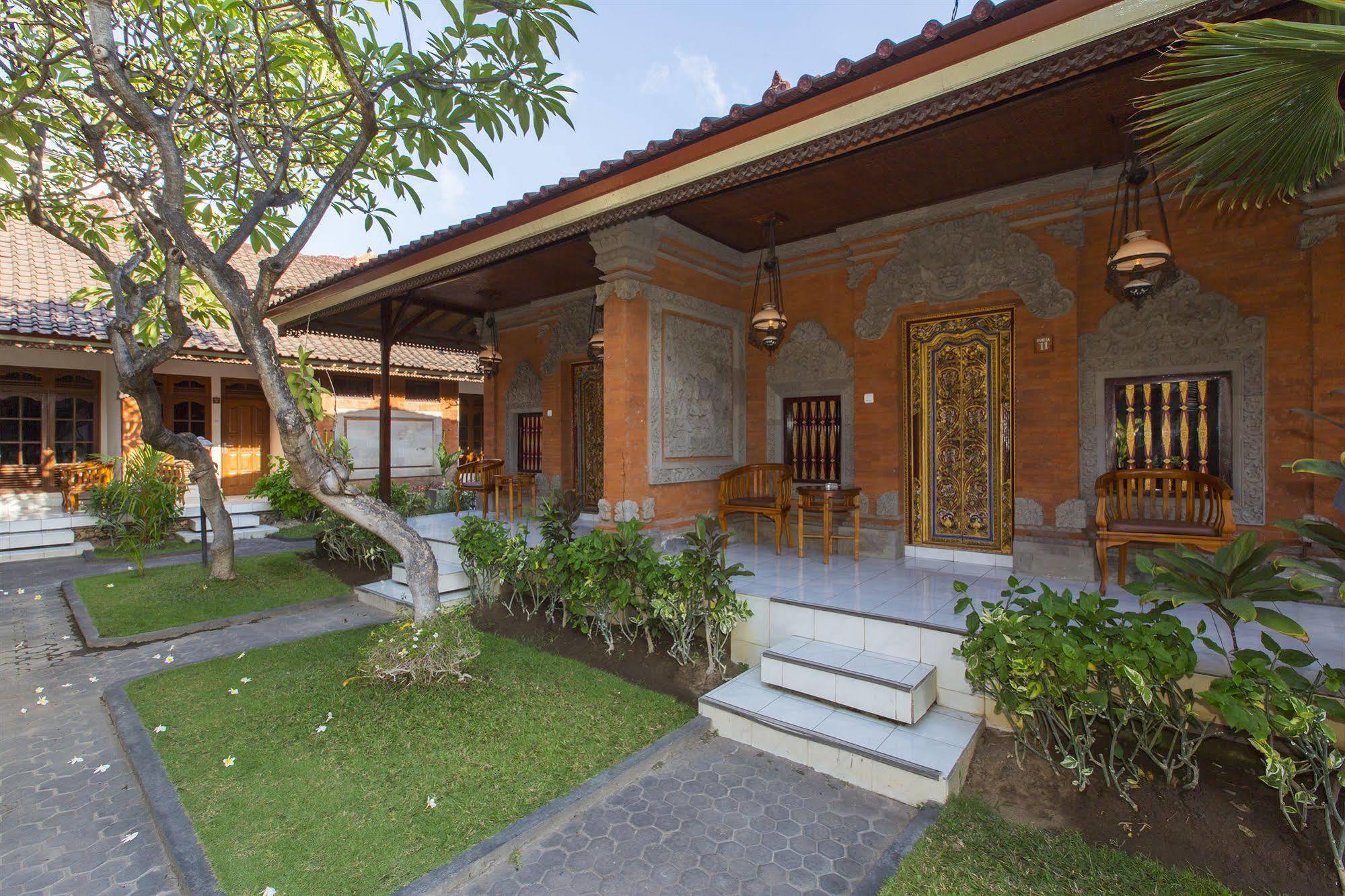 Surya Tropical Kuta Hotel Кута Екстериор снимка