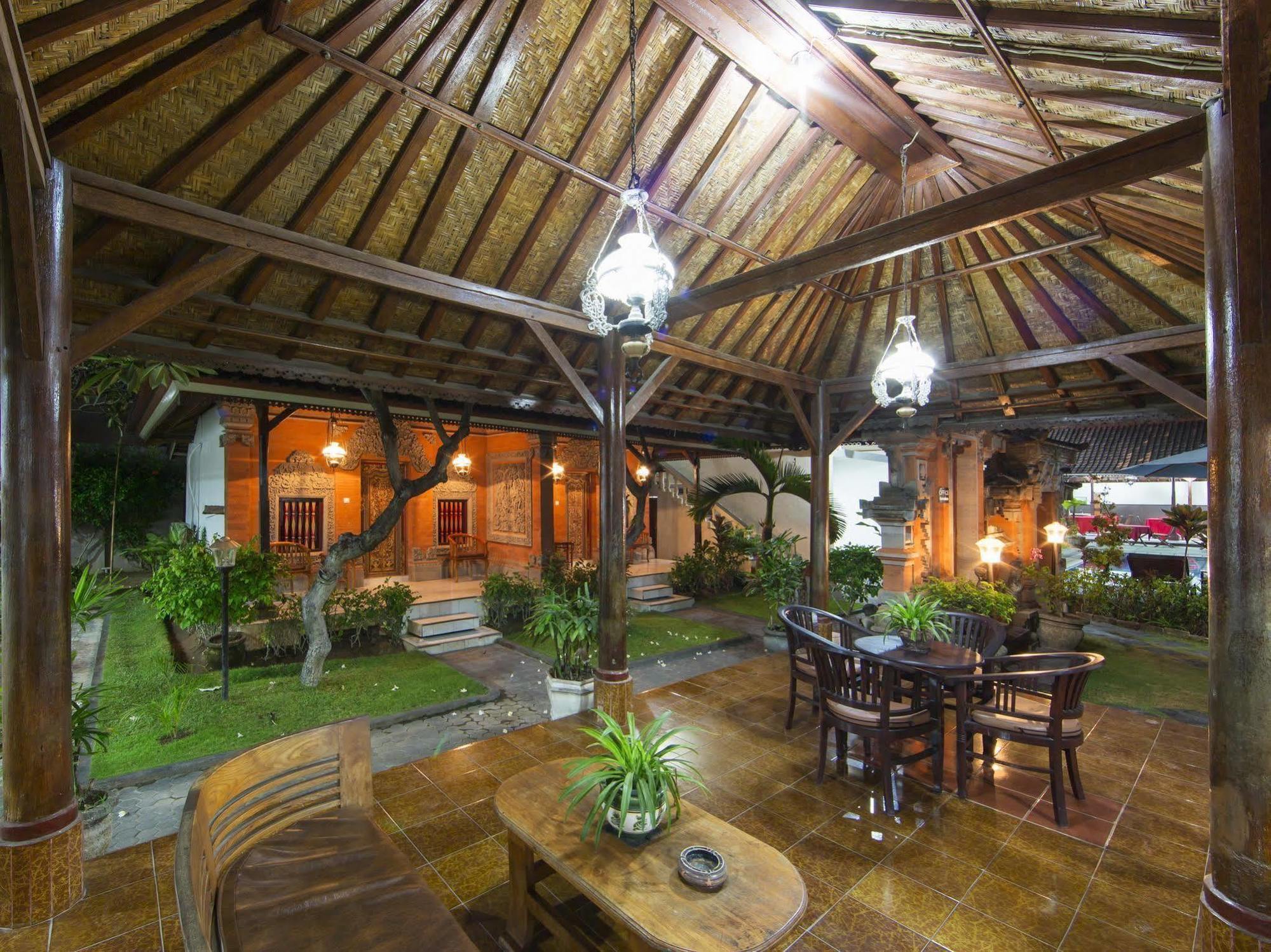 Surya Tropical Kuta Hotel Кута Екстериор снимка
